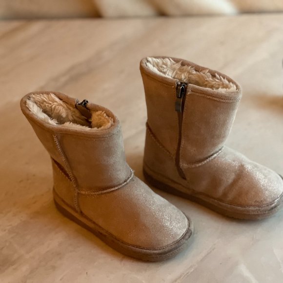 CUPCAKE COUTURE rose gold glitter boots in girls size 7 faux fur lining - Picture 2 of 8